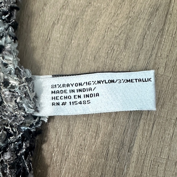 Assorted bundle of Scarves Collection for fall & Autumn 🍂 time - Picture 5 of 15